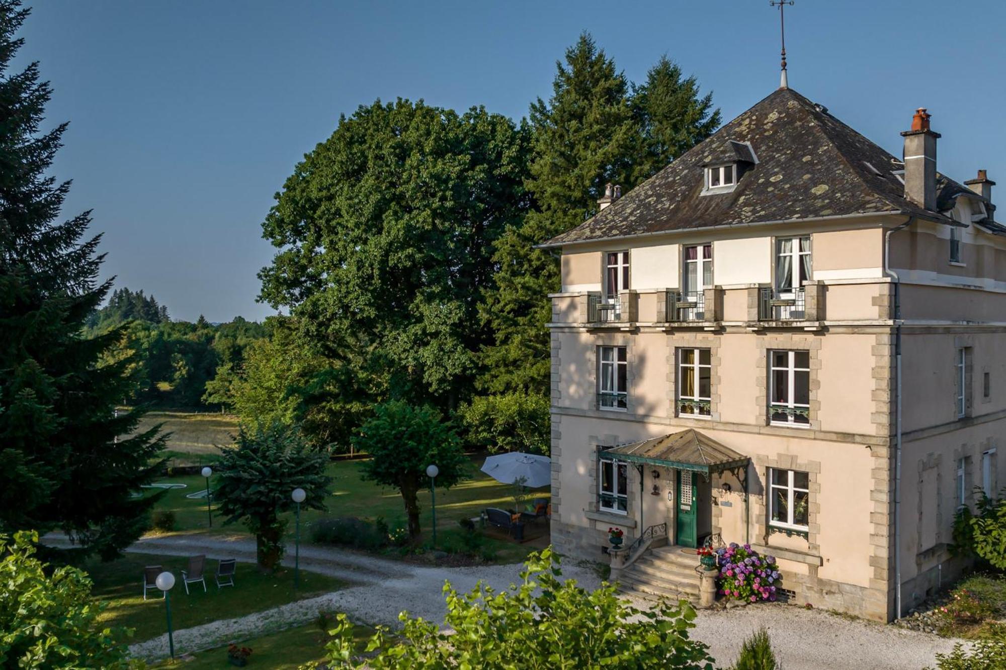 Domaine De La Clauzure La Roche-Canillac Exterior foto